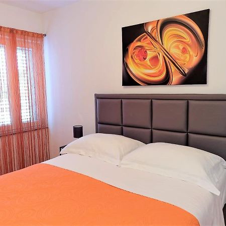 Villa Pino With Pool, Sauna & Jacuzzi Petrcane Ngoại thất bức ảnh