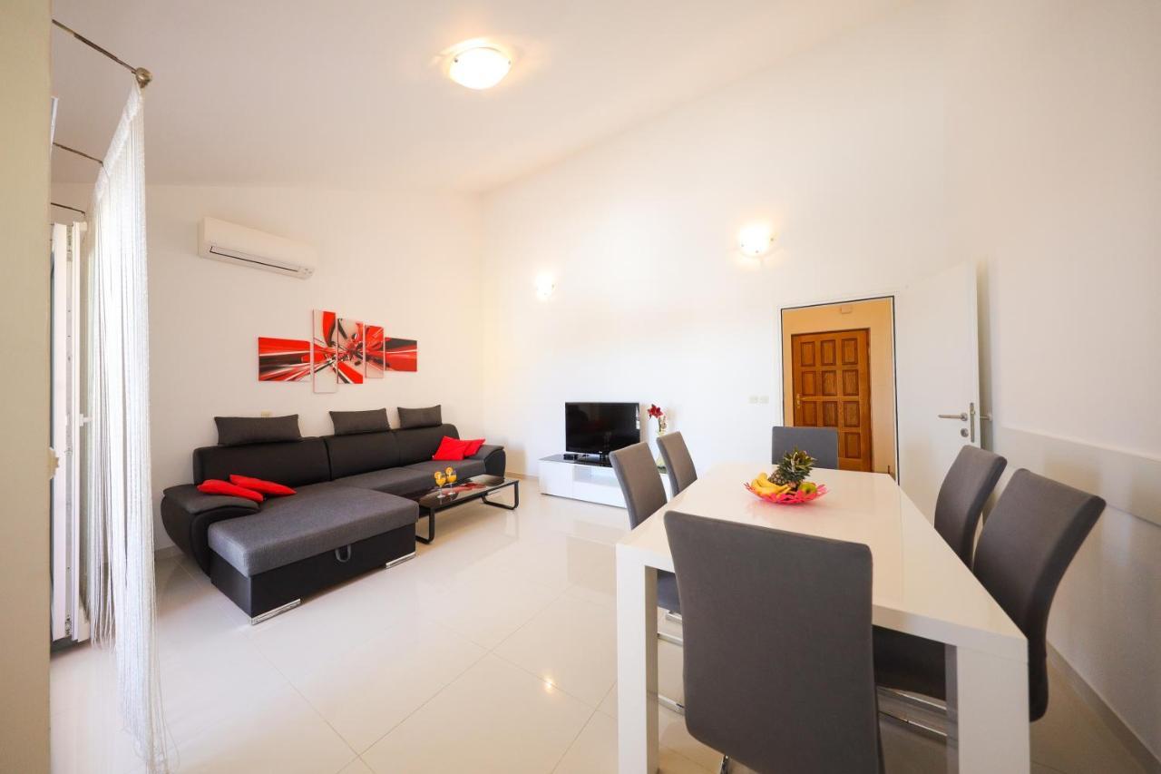 Villa Pino With Pool, Sauna & Jacuzzi Petrcane Ngoại thất bức ảnh