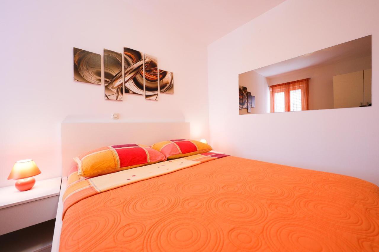 Villa Pino With Pool, Sauna & Jacuzzi Petrcane Ngoại thất bức ảnh