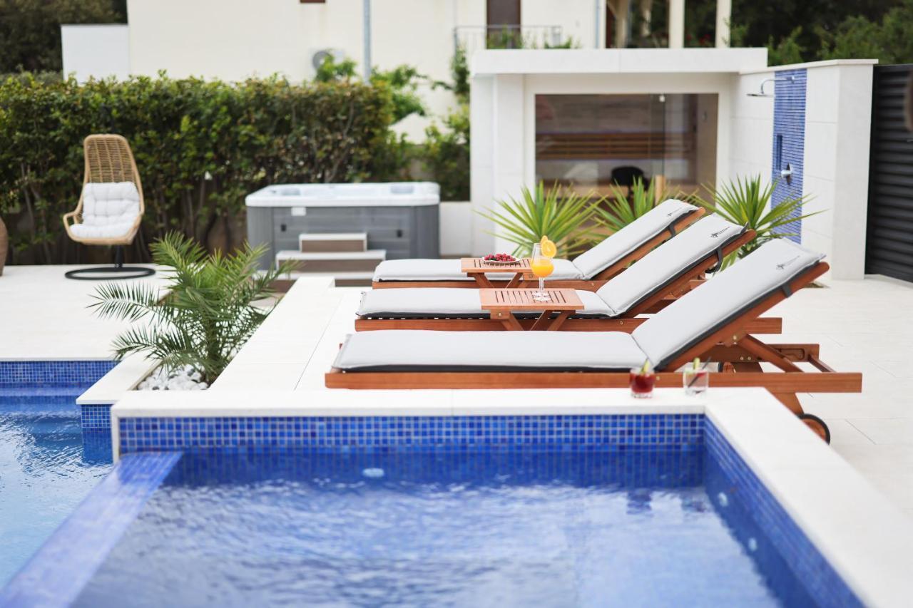Villa Pino With Pool, Sauna & Jacuzzi Petrcane Ngoại thất bức ảnh