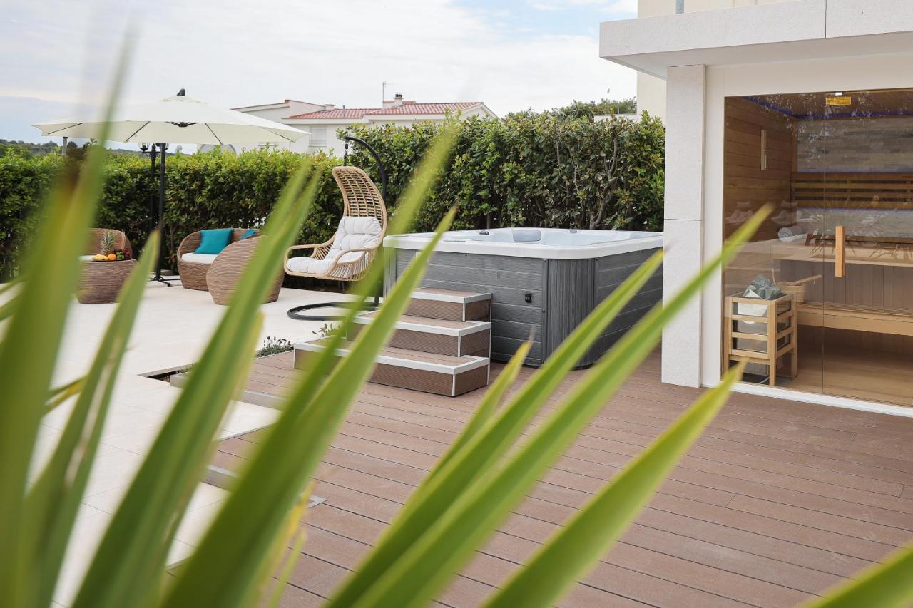 Villa Pino With Pool, Sauna & Jacuzzi Petrcane Ngoại thất bức ảnh