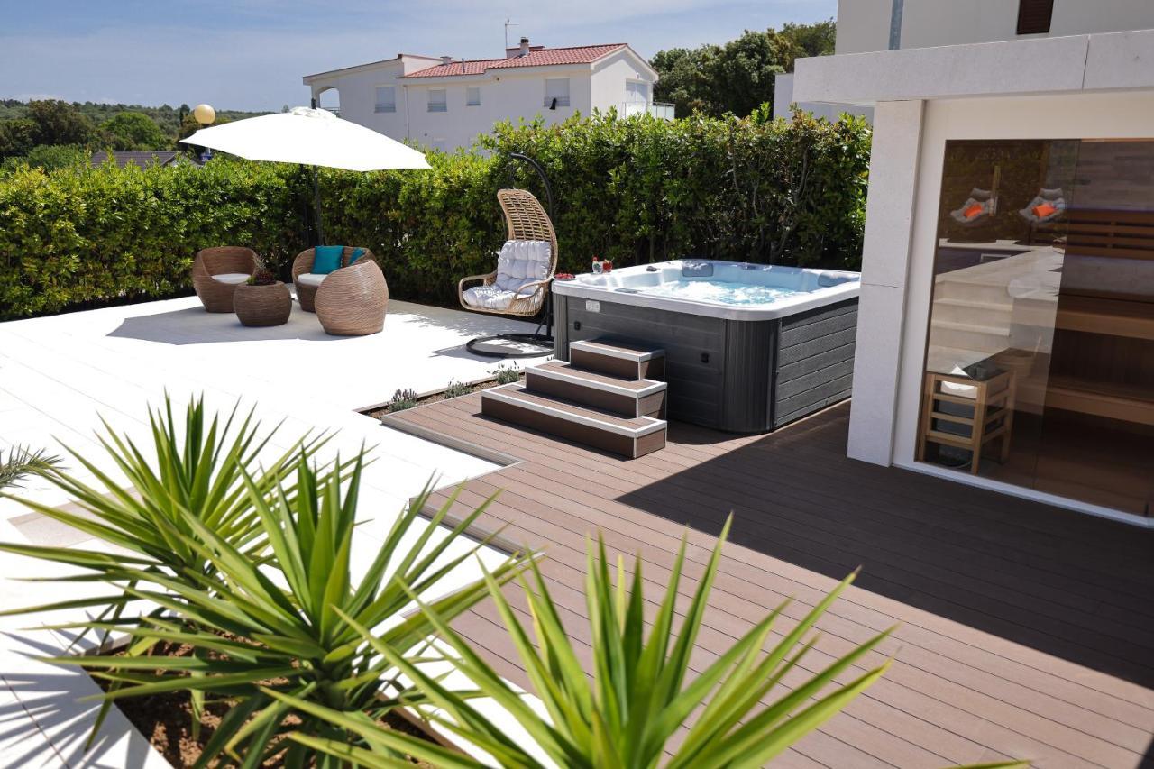 Villa Pino With Pool, Sauna & Jacuzzi Petrcane Ngoại thất bức ảnh