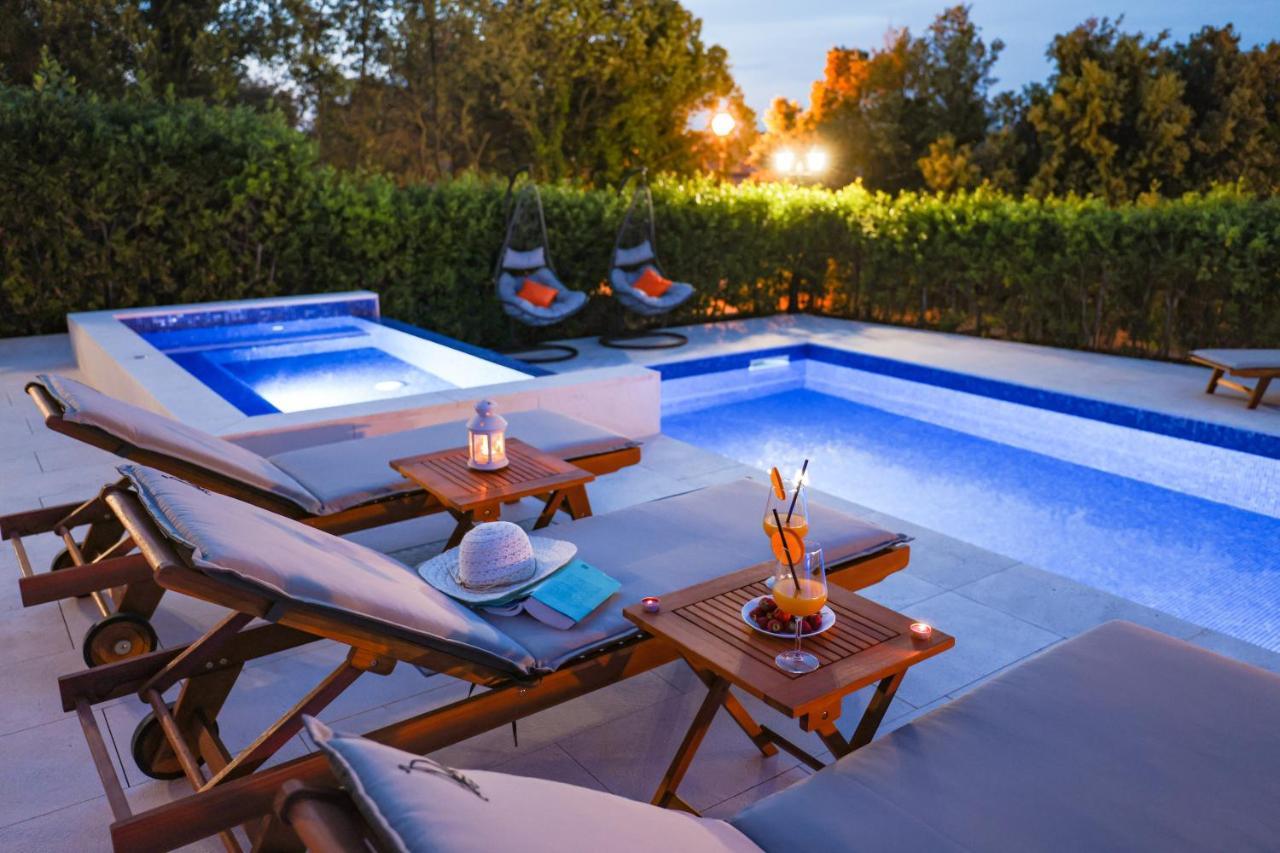 Villa Pino With Pool, Sauna & Jacuzzi Petrcane Ngoại thất bức ảnh