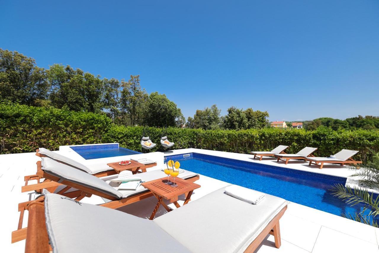 Villa Pino With Pool, Sauna & Jacuzzi Petrcane Ngoại thất bức ảnh