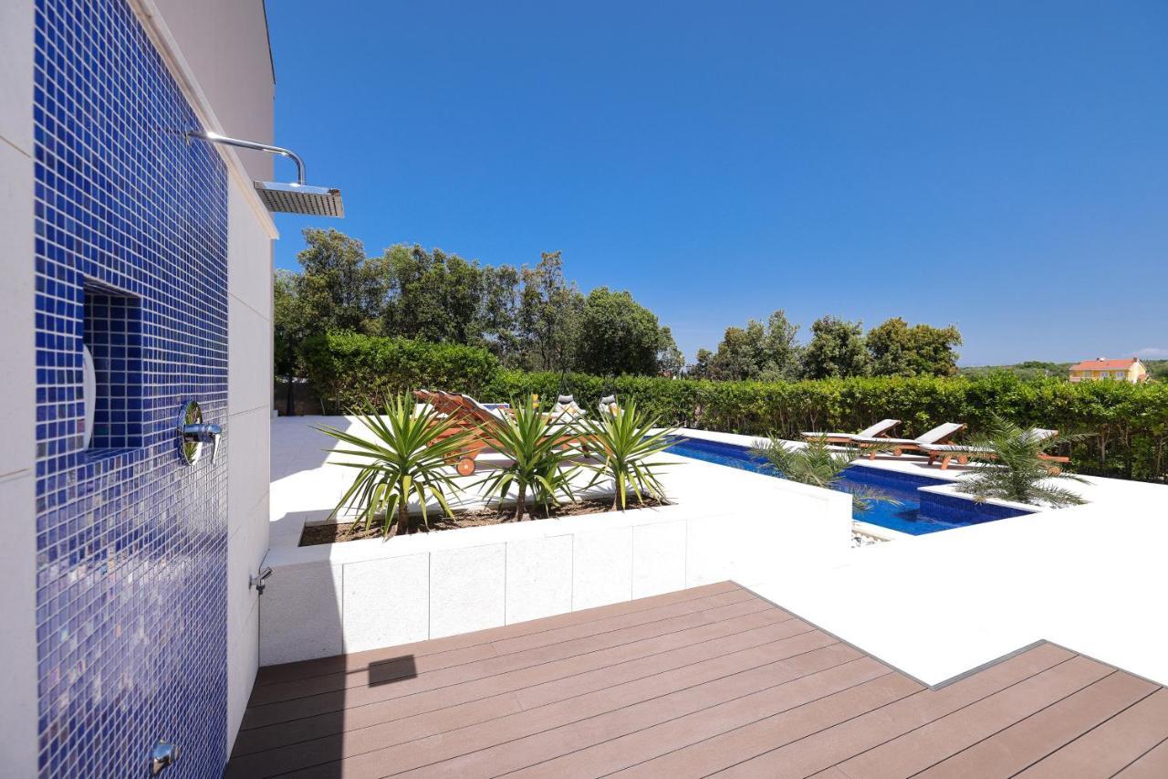 Villa Pino With Pool, Sauna & Jacuzzi Petrcane Ngoại thất bức ảnh